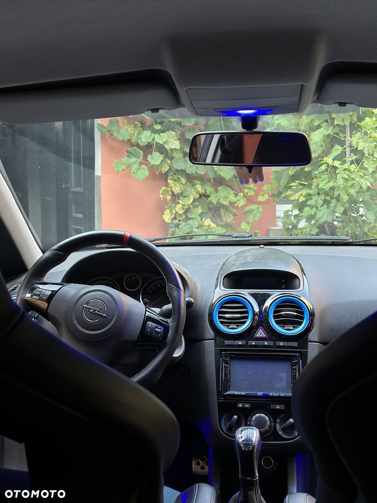 Opel Corsa 1.6T OPC - 26
