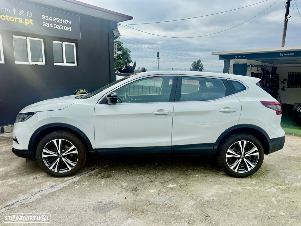 Nissan Qashqai 1.5 dCi N-Connecta J18+Led - 16