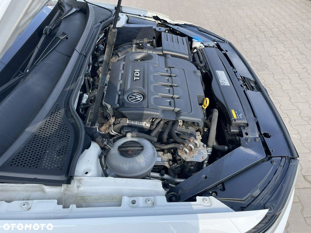 Volkswagen Passat - 14