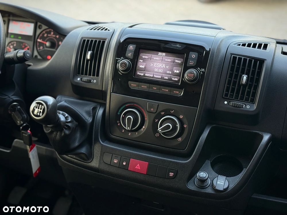Peugeot Boxer 2.2 HDI /123.914KM PRZEBIEG /  2020 ROK PRODUKCJI / Doka Brygadówka Podwójna Kabina 7-osobowa / Bezwypadkowy / ZAREJESTROWANY W PL - 24