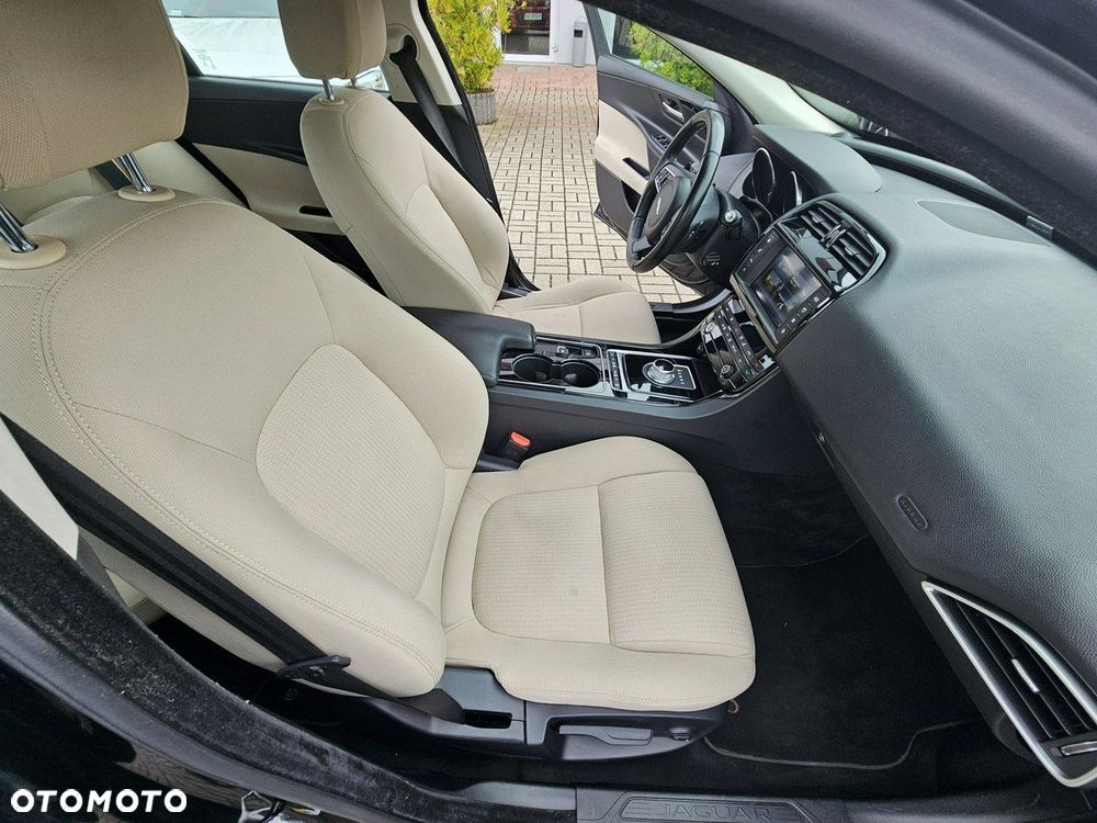 Jaguar XE 2.0 D AWD Portfolio - 25