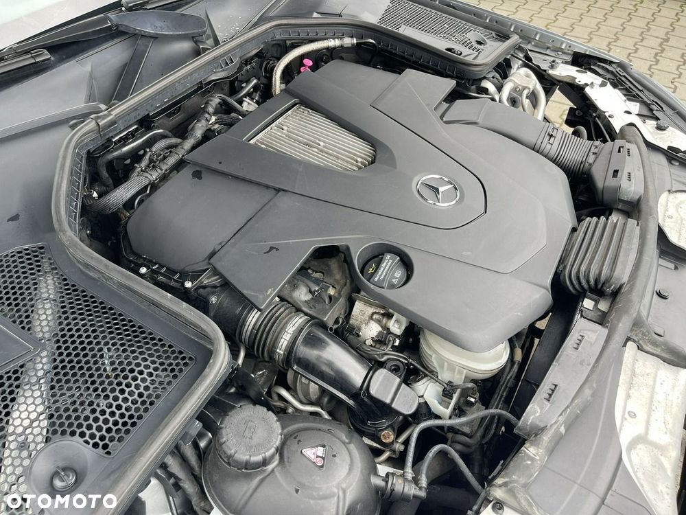 Mercedes-Benz Klasa C 400 4Matic 9G-TRONIC Avantgarde - 14