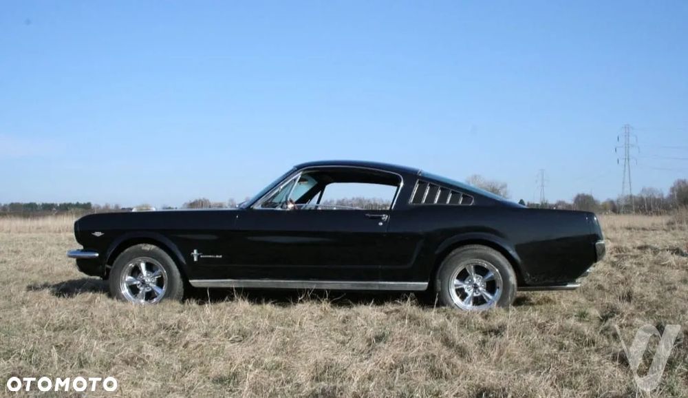 Ford Mustang - 1