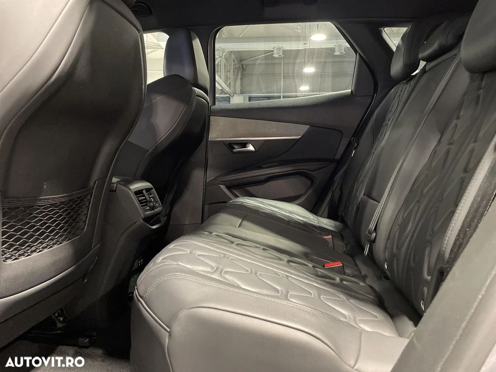 Peugeot 3008 Hybrid 225 e-EAT8 GT Pack - 12