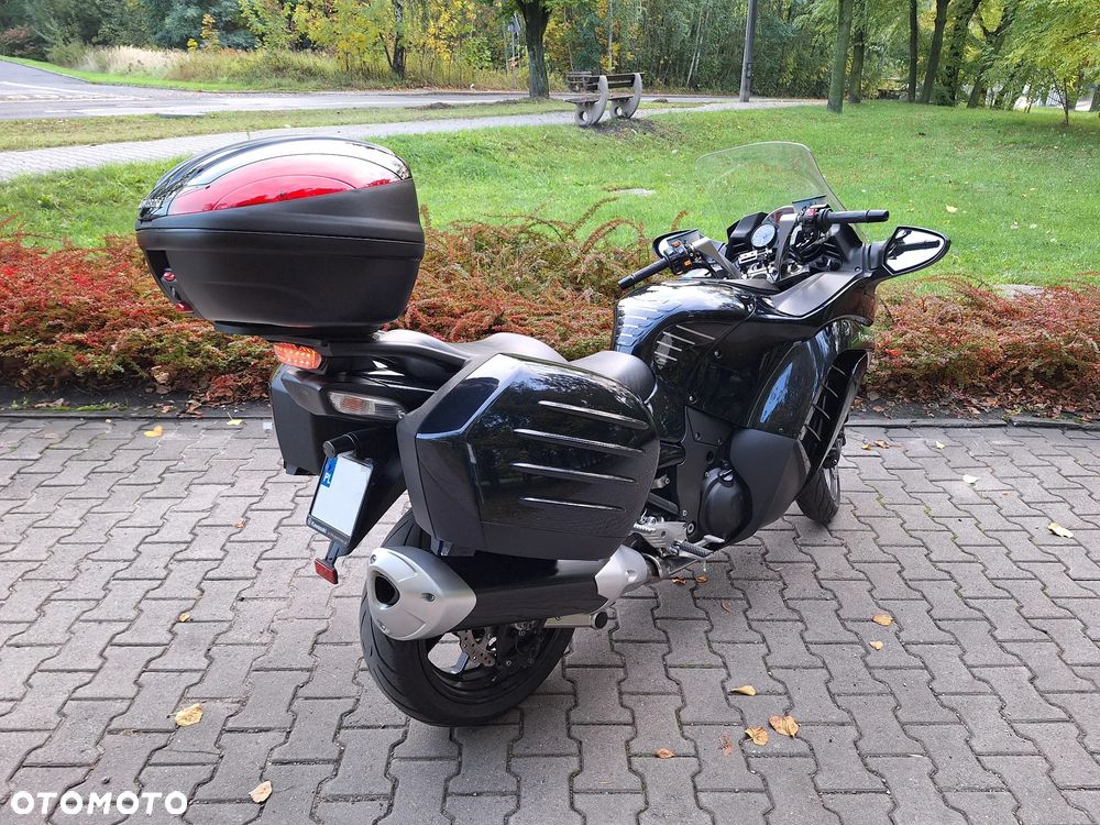 Kawasaki GTR - 10