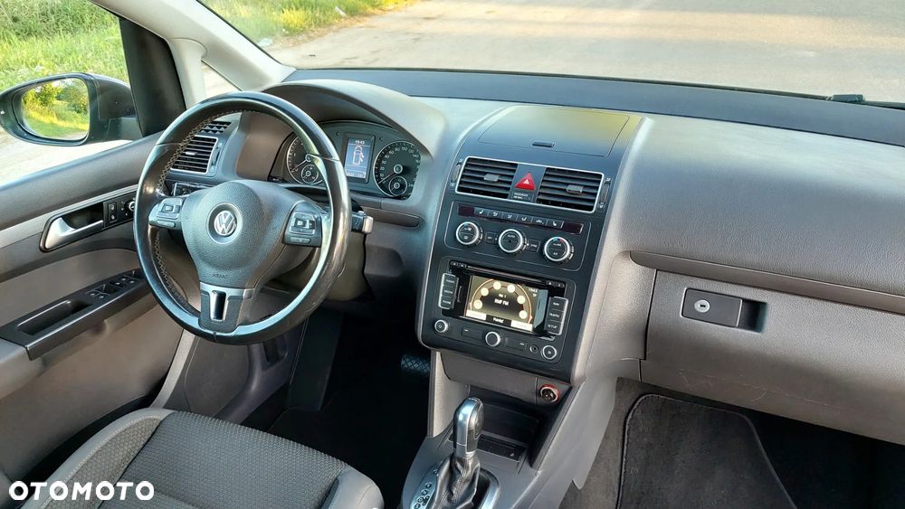 Volkswagen Touran 1.6 TDI DPF Highline DSG - 24