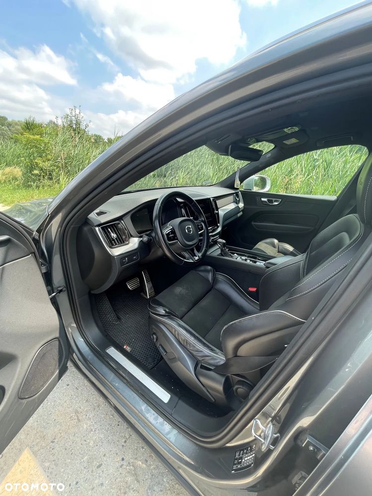 Volvo XC 60 D5 AWD R-Design - 9