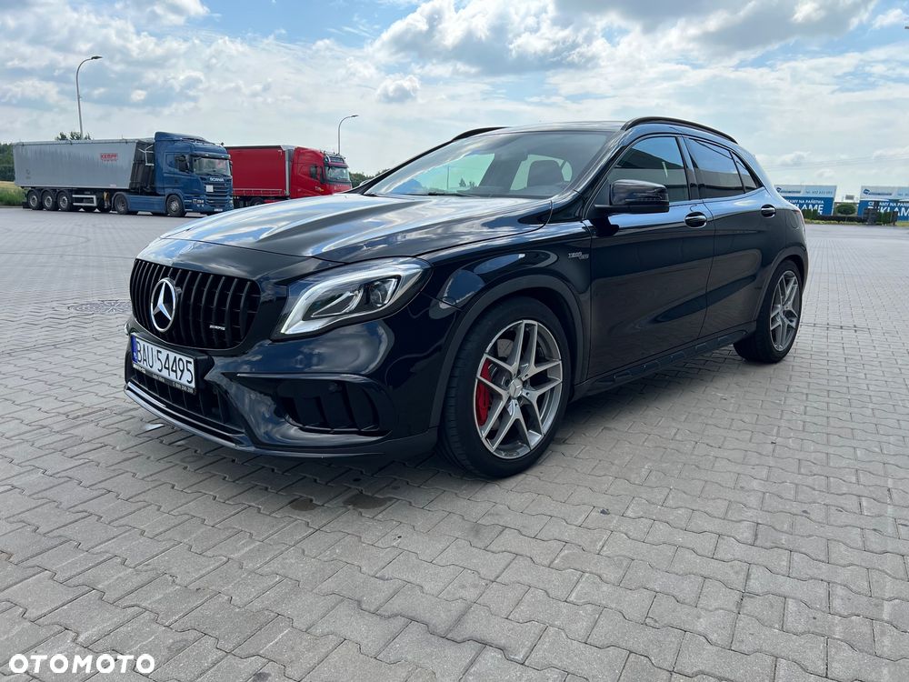 Mercedes-Benz GLA - 1