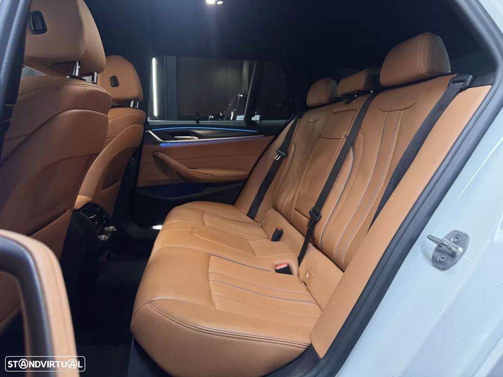 BMW 530 e Pack M - 24