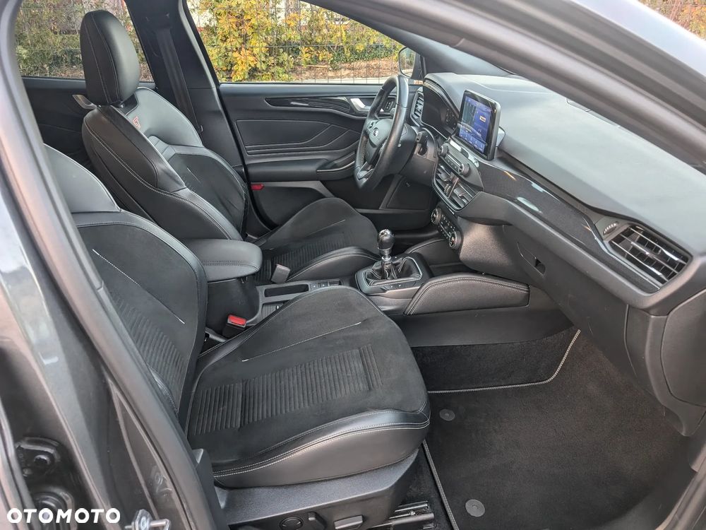 Ford Focus 2.3 EcoBoost S&S ST Edition - 15