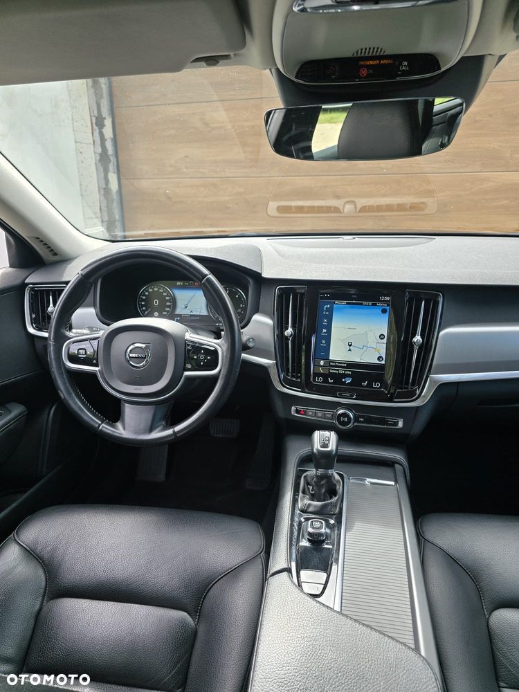 Volvo V90 D4 Momentum - 12