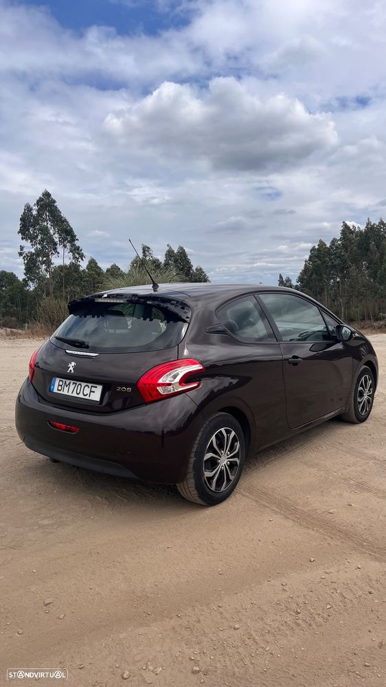 Peugeot 208 - 3
