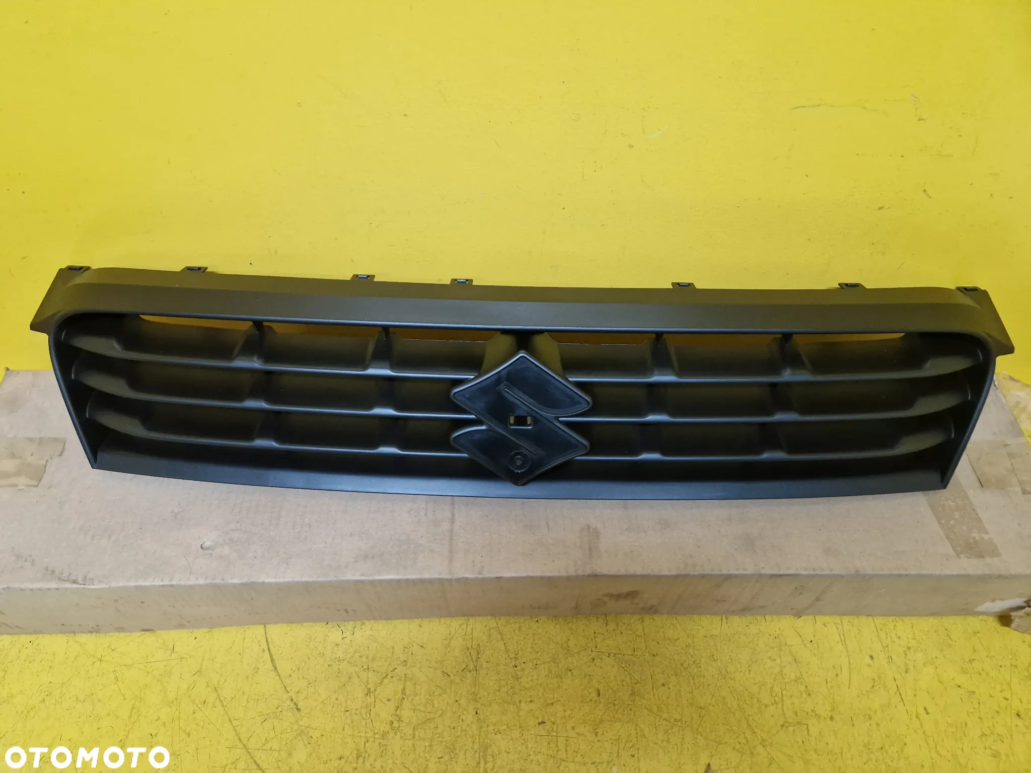SUZUKI SPLASH ATRAPA CHŁODNICY 08- 71741-51K00 - 2