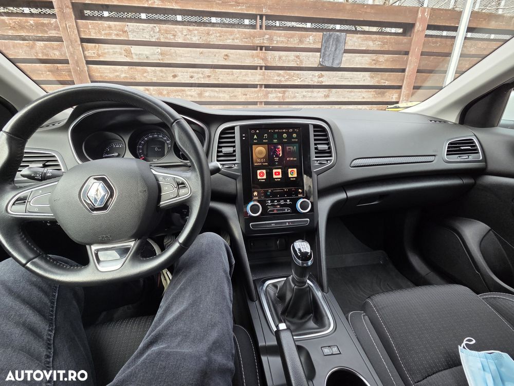 Renault Megane TCe Zen - 10