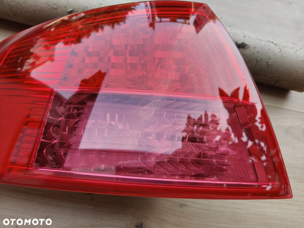 AUDI A8 D3 LAMPA TYL TYLNA LEWA BŁOTNIK IGŁA NIESPĘKANA - 9