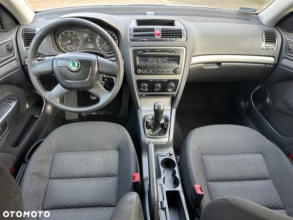 Skoda Octavia 1.6 Elegance - 12