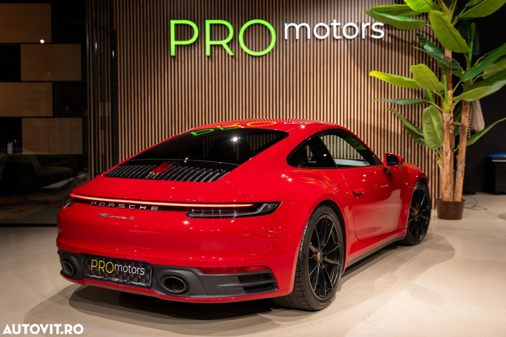 Porsche 911 Carrera S - 8
