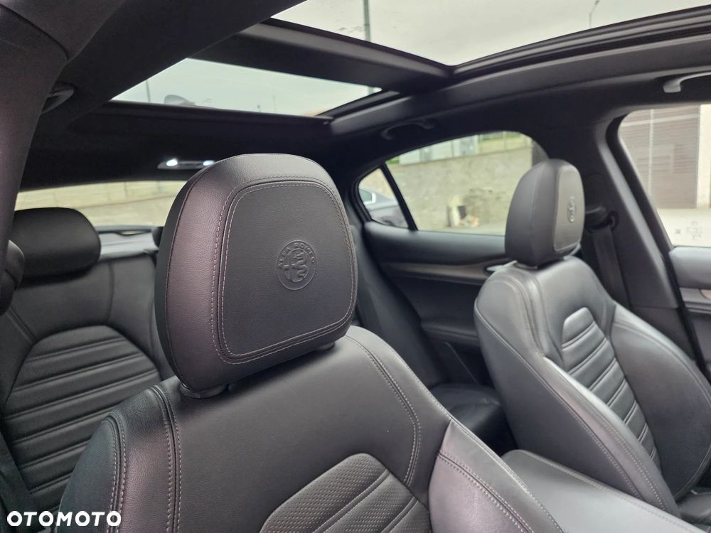 Alfa Romeo Stelvio 2.0 Turbo 16V AT8-Q4 First Edition - 28