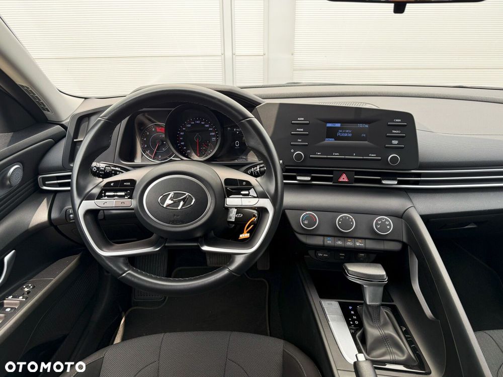 Hyundai Elantra 1.6 Modern CVT - 22