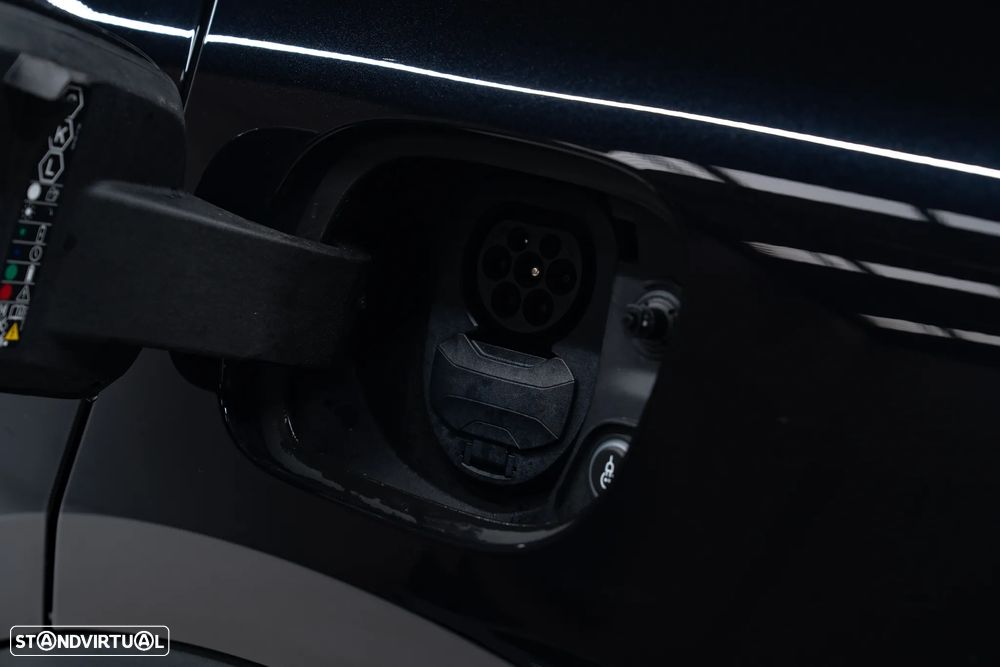 Porsche Macan Electric 4 - 17