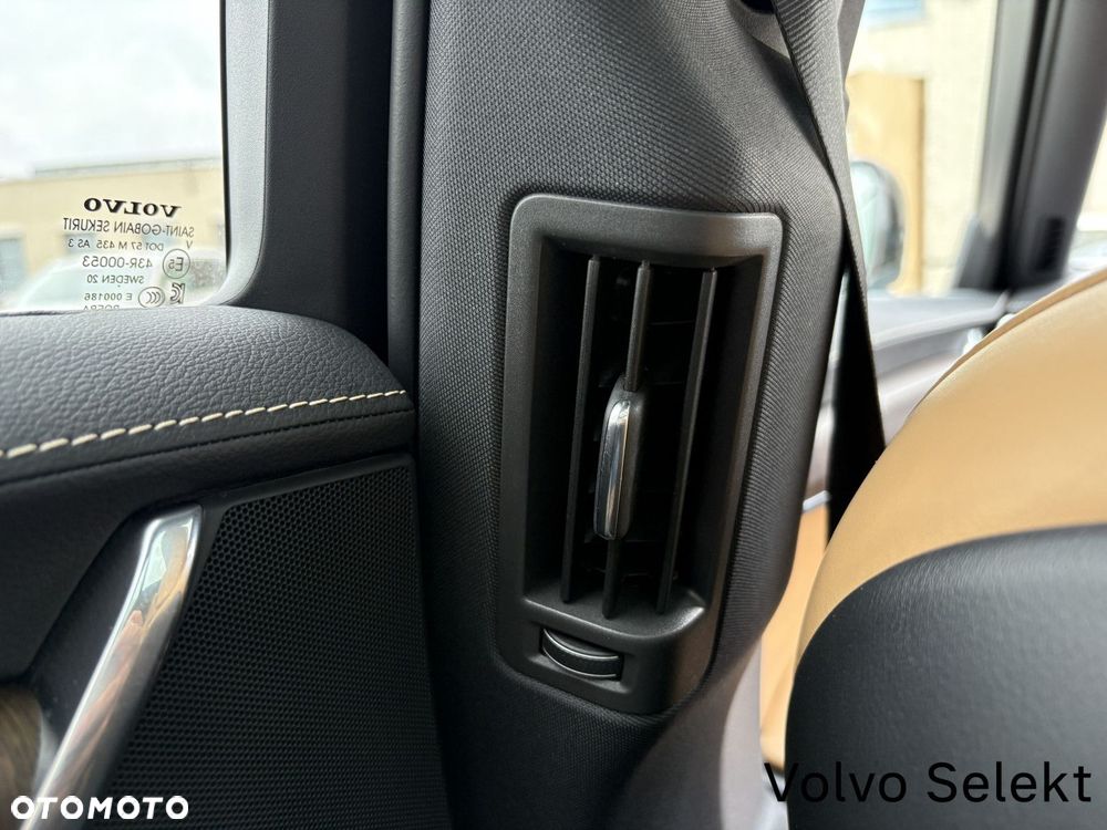 Volvo V90 Cross Country - 24
