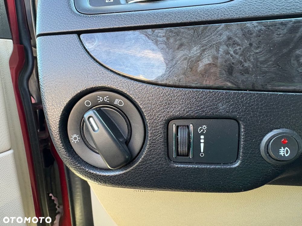 Dodge Grand Caravan - 12