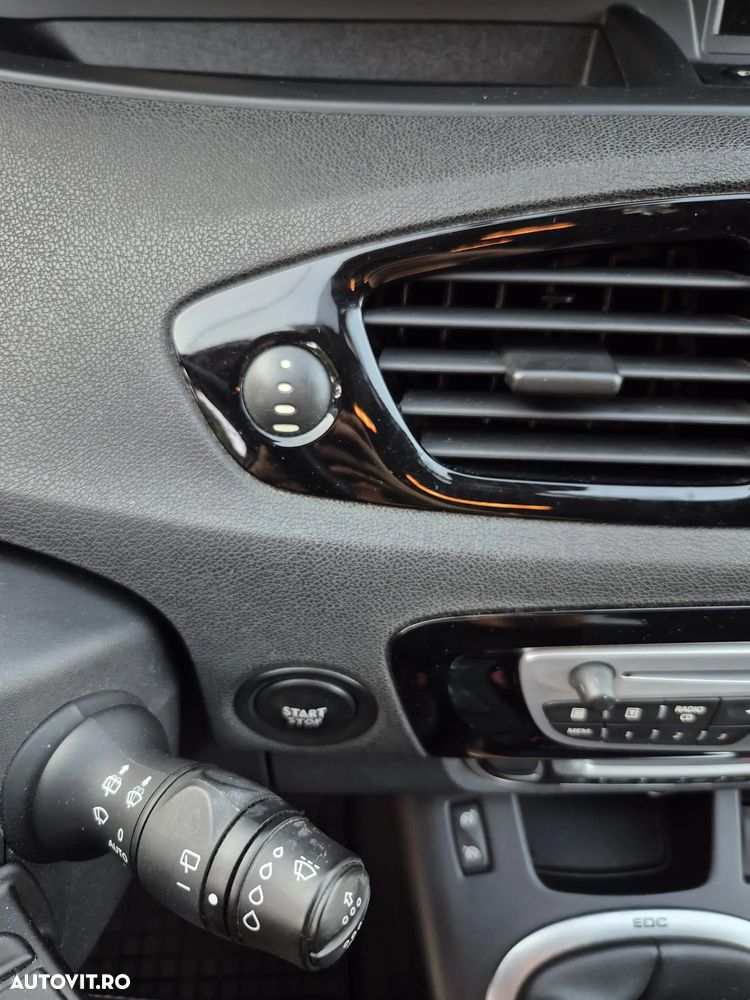 Renault Scenic - 8
