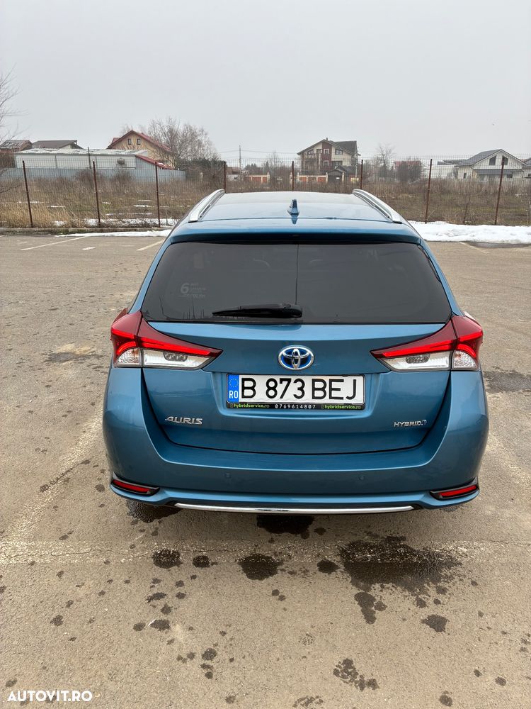 Toyota Auris 1.8 L VVT-i Sol + - 6