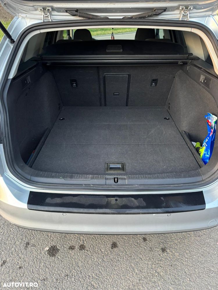 Volkswagen Golf - 8