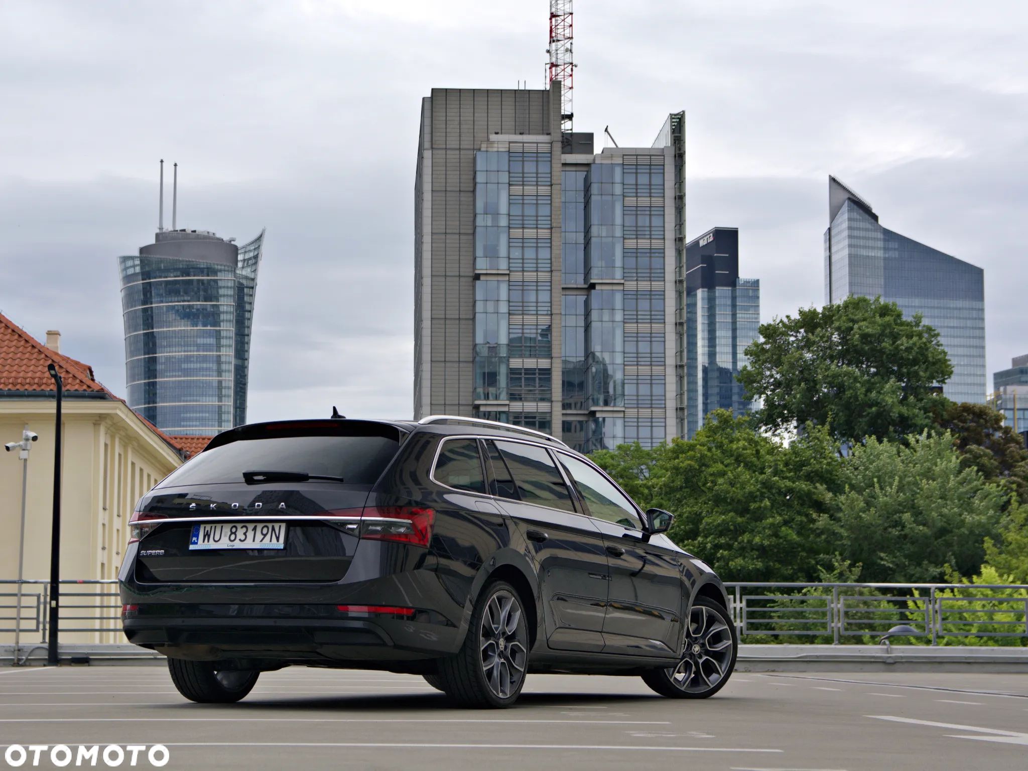 Skoda Superb 2.0 TDI SCR 4x4 Ambition DSG - 1