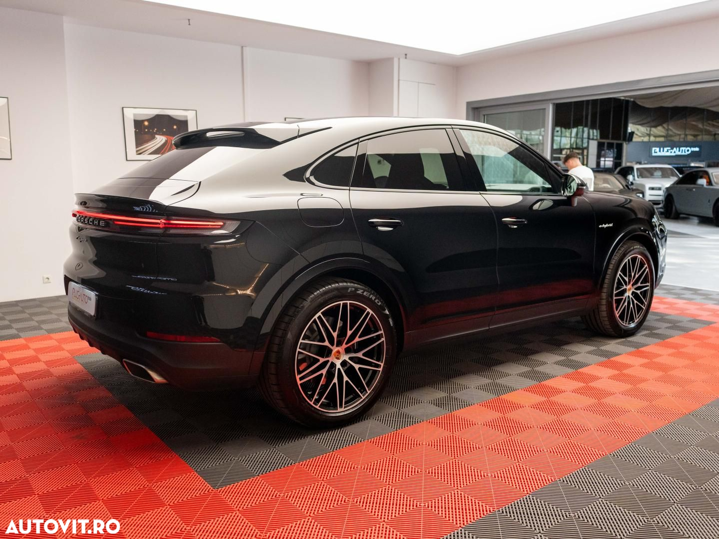Porsche Cayenne - 2
