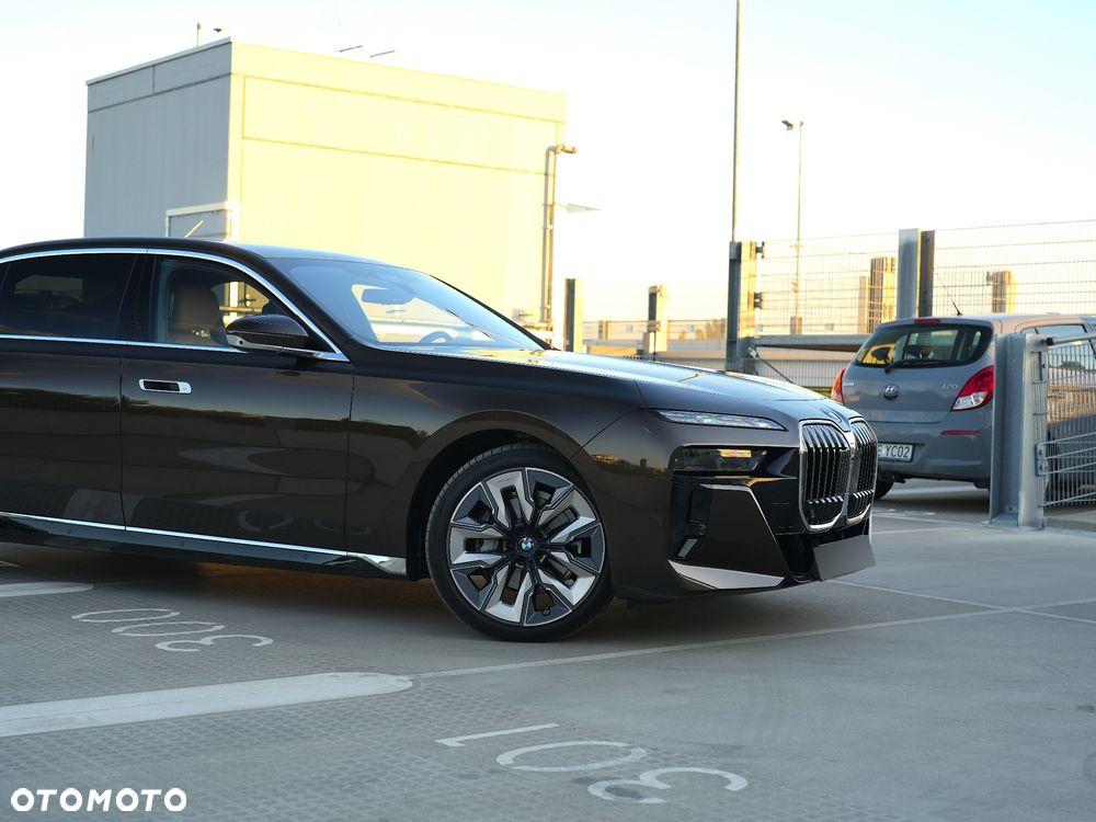 BMW Seria 7 - 11