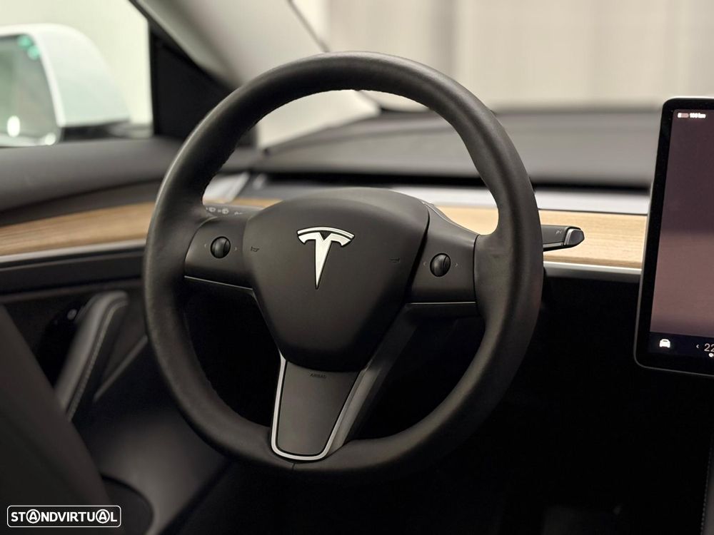 Tesla Model 3 Standard RWD - 17