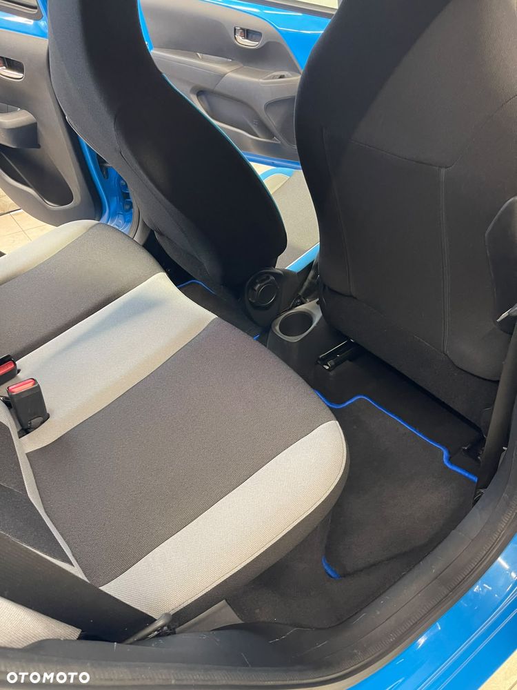Toyota Aygo x-clusiv - 28