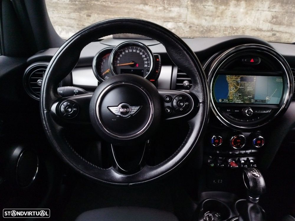 MINI 5 Portas Cooper D Auto - 20