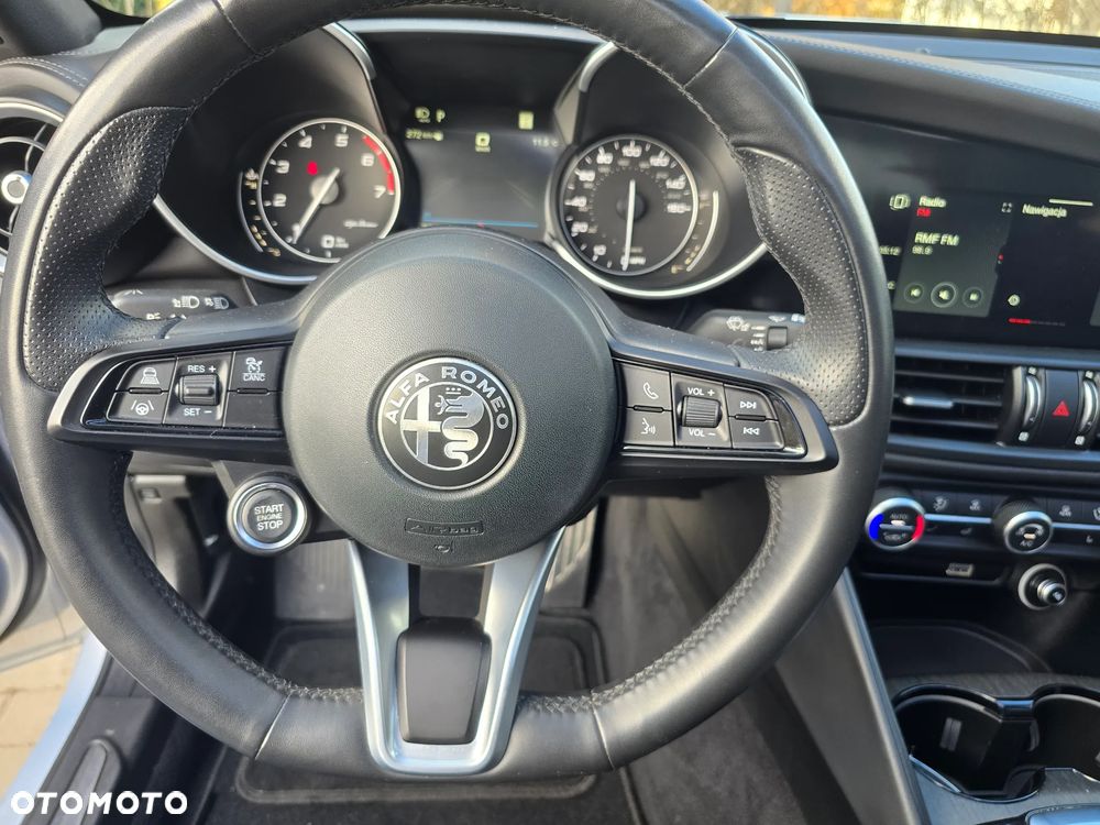 Alfa Romeo Giulia - 33