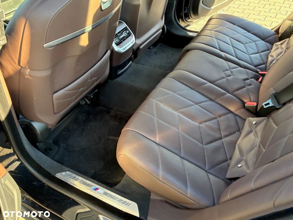 BMW Seria 7 - 26