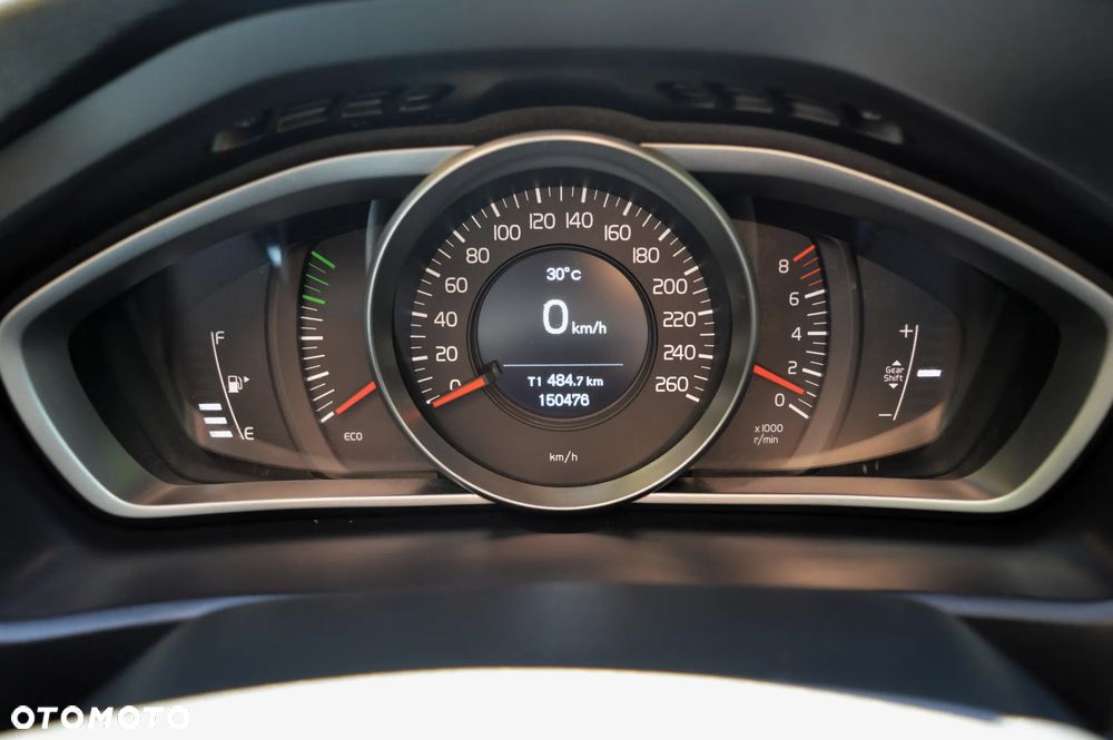 Volvo V40 T2 Momentum - 40