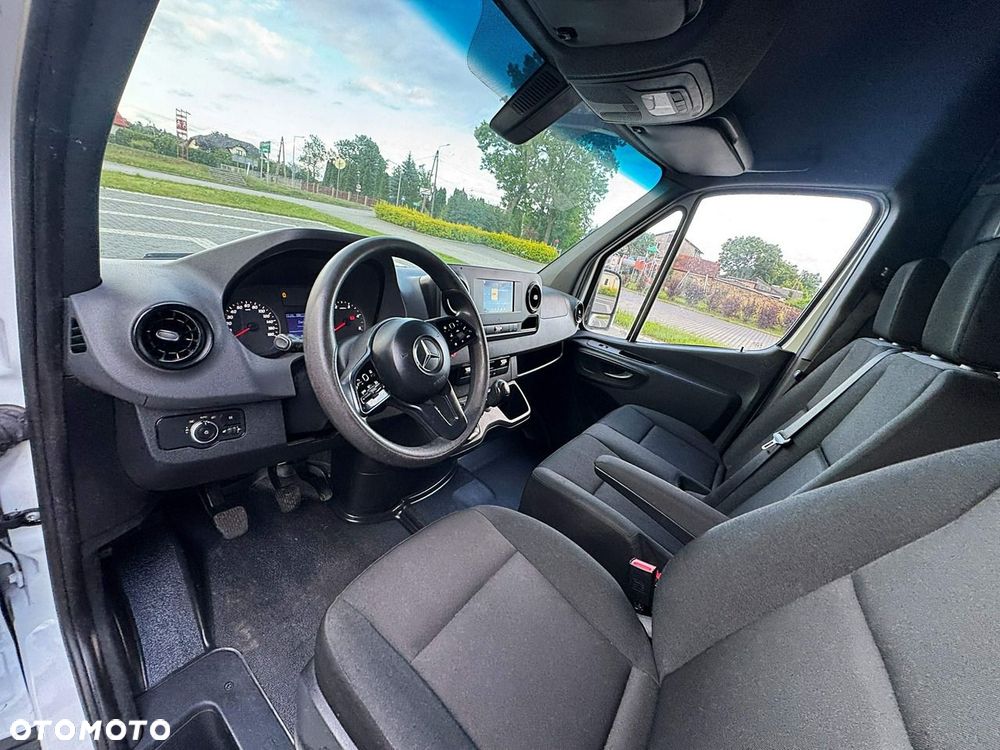 Mercedes-Benz Sprinter - 6