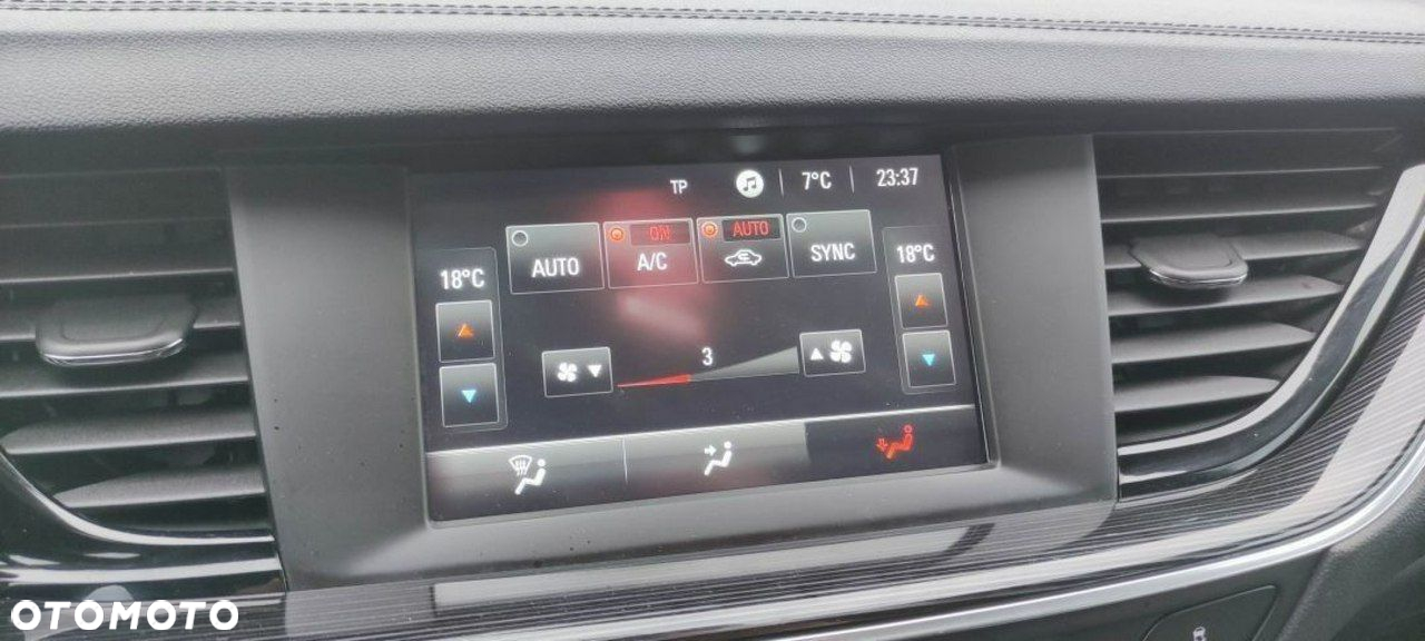 Opel Insignia - 16