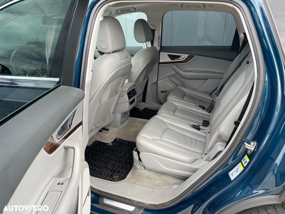 Audi Q7 - 10
