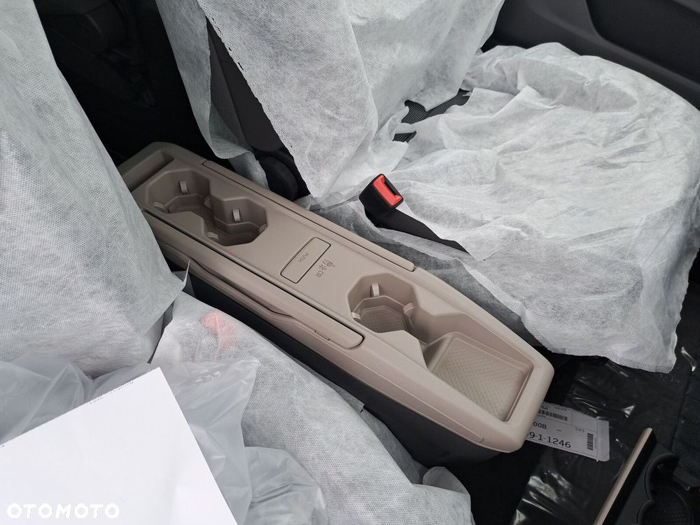 Volkswagen Multivan - 13