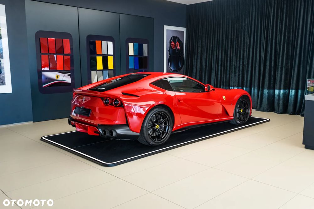 Ferrari 812 Superfast - 8