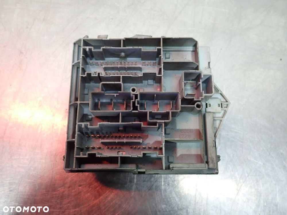 SKRZYNKA BEZPIECZNIKÓW FIAT STILO - 2