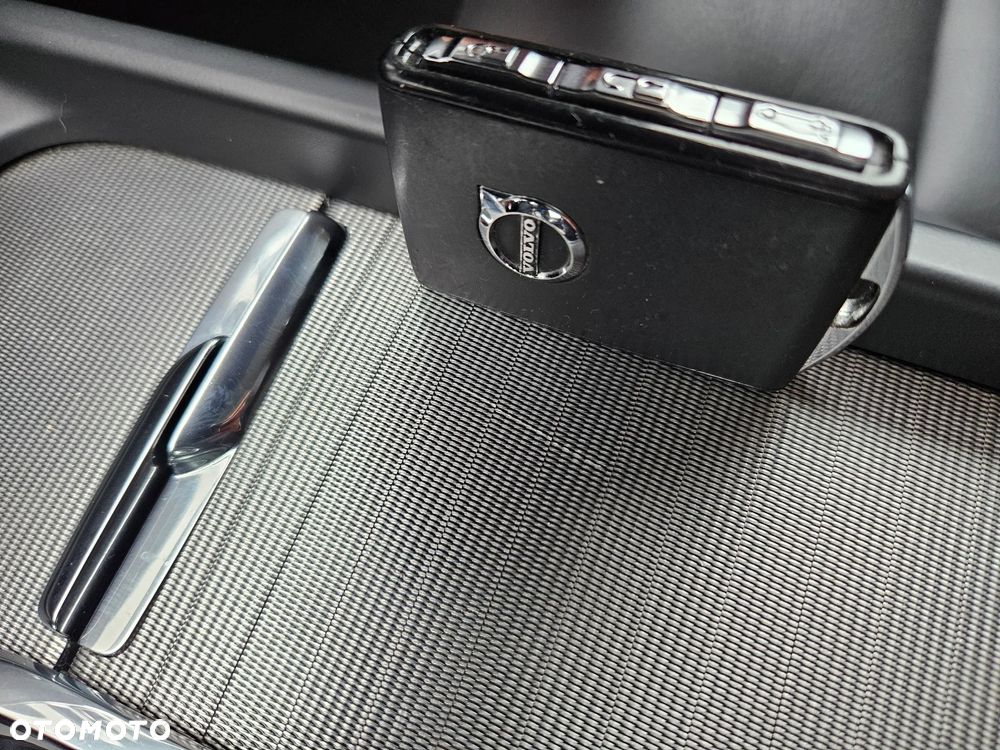 Volvo V60 B4 B Plus Dark - 23