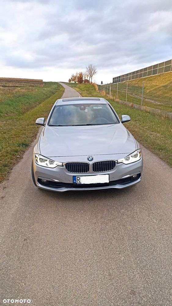 BMW Seria 3 328i xDrive Luxury Line - 1