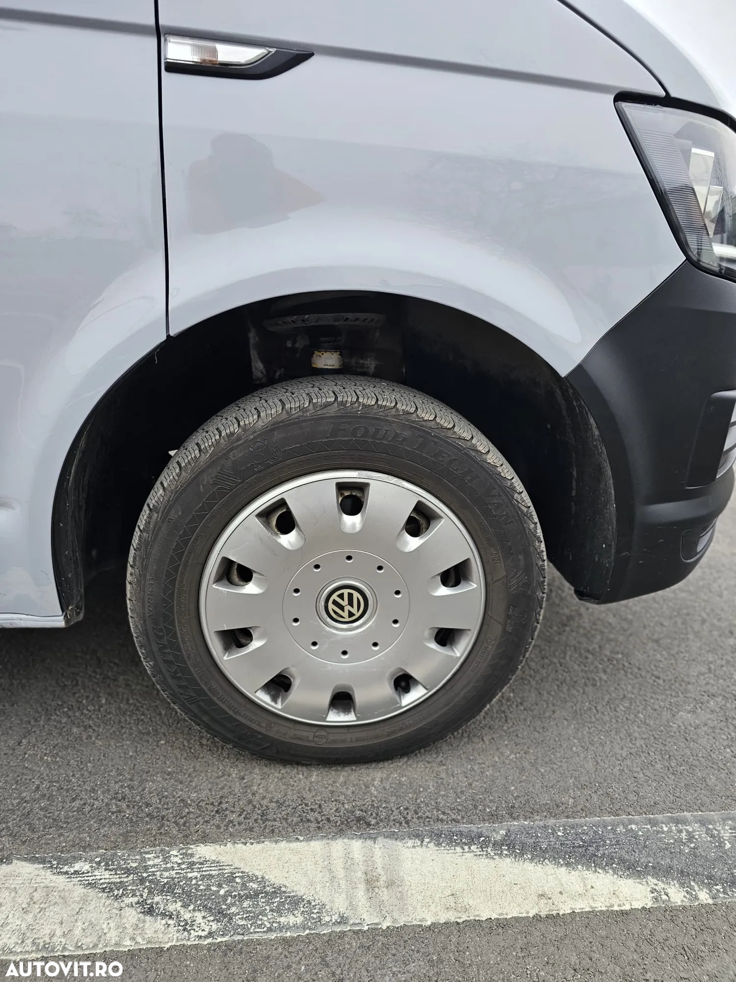 Volkswagen Caravelle - 7