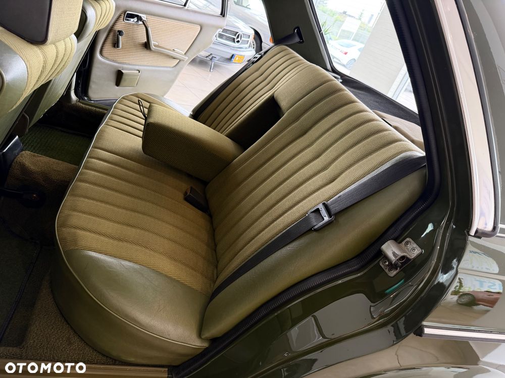 Mercedes-Benz W123 - 26