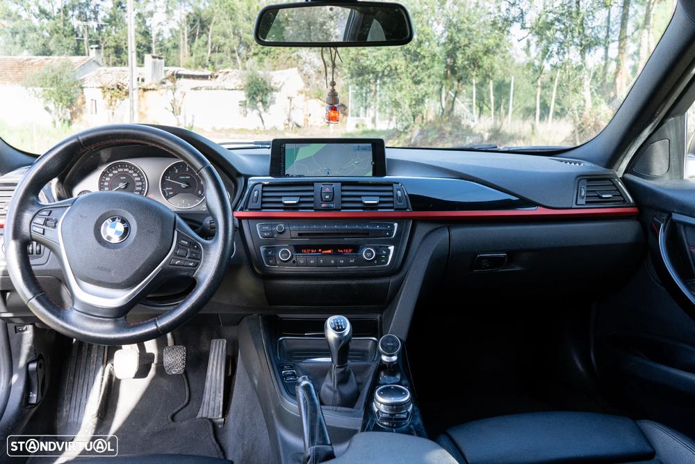 BMW 320 d Sport Line - 13