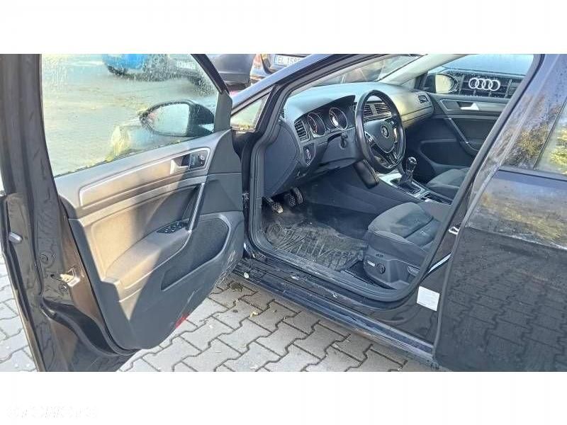 Volkswagen Golf - 21